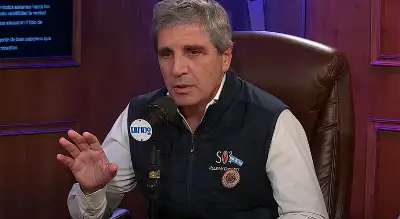 Luis Caputo: “Vamos a vender hasta el último dólar en el techo de la banda”