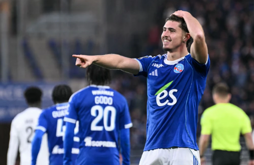 Mientras sueña con el fichaje de Julián Álvarez, Barcelona sumó a otro goleador argentino a su radar