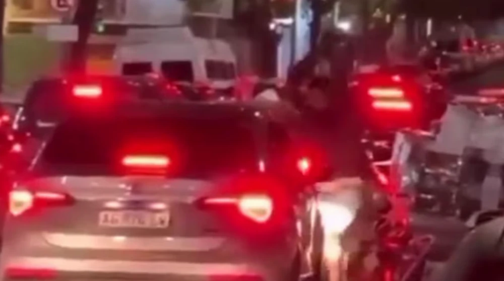 Brutal pelea entre un motociclista y un automovilista en Almagro
