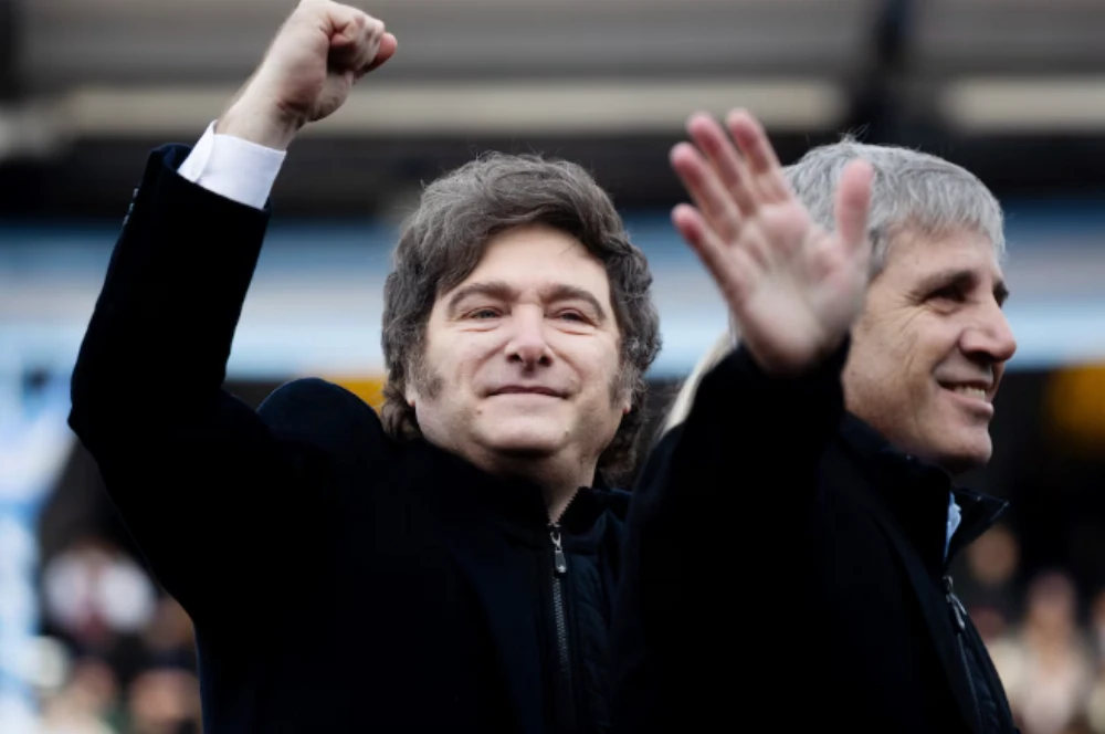 La Argentina volvió al mercado de deuda tras 8 años: Caputo colocó un bono en dólares por USD 1.000 millones