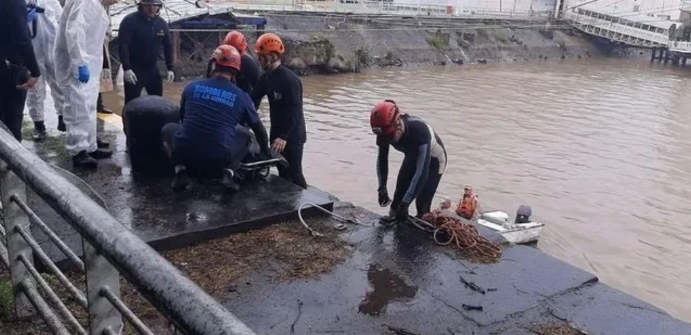 Hallaron el cuerpo de un hombre en las aguas de Puerto Madero 