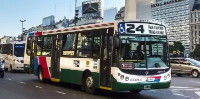 Qué líneas de colectivos funcionan durante el paro de este jueves