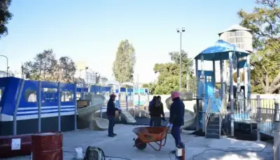 Plaza Constitución: comenzaron las obras para incorporar un nuevo patio de juegos y sectores deportivos