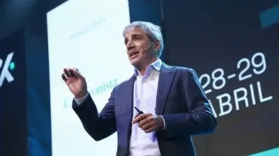Luis Caputo negó rumores sobre su salida del gabinete
