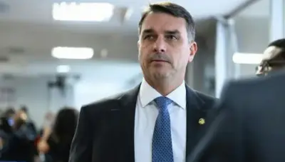Elecciones en Brasil: Flávio Bolsonaro aventaja a Lula rumbo al balotaje